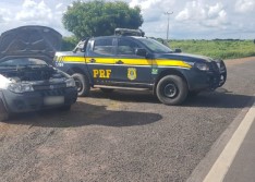 Veículo roubado é recuperado pela PRF em Monsenhor Hipólito