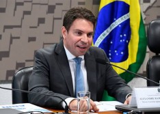 Bolsonaro recua e anula nomeação de Ramagem para Polícia Federal