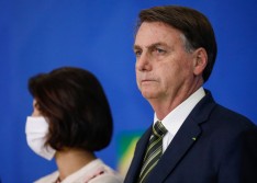 Bolsonaro diz que apresentará exames de covid-19 se AGU perder recurso