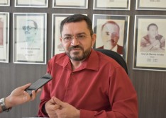 Em ato autoritarista, prefeito retira autonomia dos secretários