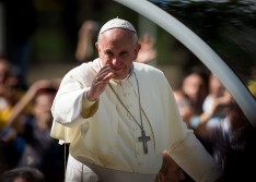 Governo quer elevar testes para 50 mil ao dia com ‘drive-thru’