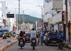 Prefeitura de Picos fecha ruas do Centro durante o dia