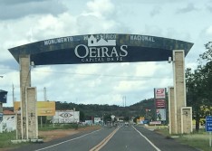 Motociclista morre esmagado por carreta em acidente em Oeiras-PI