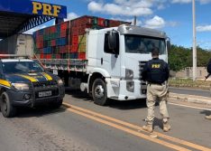 PRF apreende condutor com CNH falsa e recupera caminhão roubado no PI