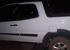 Bandidos abandonam veículo na BR-020 após assalto