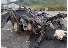 Colisão frontal entre carro e caminhão deixa homem morto na BR-222