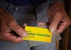 Governo tira dinheiro do Bolsa Família no Nordeste para bancar publicidade oficial
