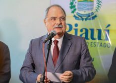 Empresas só podem abrir as portas após aderirem ao protocolo, diz Osmar Júnior