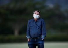 Jair Bolsonaro afirma que novo teste de Covid-19 deu negativo