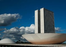 Câmara pode votar hoje proposta que adia eleições deste ano