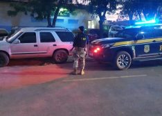 Carro de suposto vereador é apreendido com título de eleitor e sacola com documentos