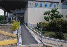 Uespi tem nova data para retorno de aulas remotas e vai emprestar tablets a alunos