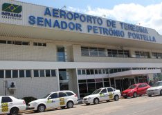 Bolsonaro anuncia que Aeroporto de Teresina deve ser privatizado em 2021