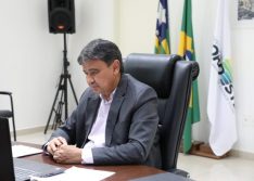 W. Dias trata sobre vacina contra Covid-19 com embaixador da China