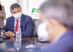 Governadores decidem que a 1ª vacina liberada será adotada pelos governos estaduais