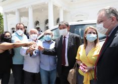 Governador entrega nove veículos para reforçar a saúde no Piauí