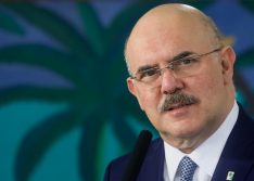 Ministro Milton Ribeiro fala em retomar aulas nas universidades em março