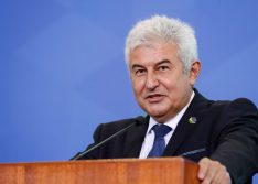 Bolsonaro quer que Marcos Pontes cuide da vacina brasileira