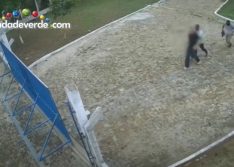 Vídeo: empresário é feito refém junto com o pai em assalto à mão armada