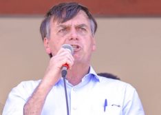 PT apresenta novo pedido de impeachment contra Bolsonaro por apologia à tortura