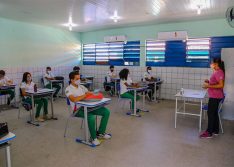 Conselho autoriza escolas a estenderem aulas para 2021 e usarem sábado como dia letivo