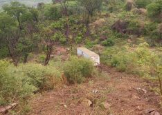 Carreta sai da pista e desce ribanceira da ladeira de Fátima do Piauí