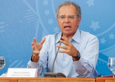 Guedes confirma que valor médio do auxílio emergencial será de R$ 250
