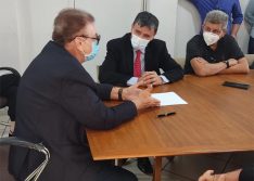 Mão Santa e governador fecham acordo para reativar hospital de campanha e evitar colapso