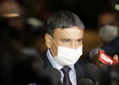 Wellington Dias amplia toque de recolher e restringe funcionamento de bares