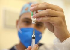 Insumo para 18 milhões de vacinas contra Covid chega à Fiocruz na próxima sexta-feira