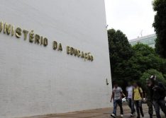 MEC admite não ter verba para Enem e bolsas