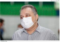 Vacinação por idade deve ser retomada no Piauí, diz Florentino Neto