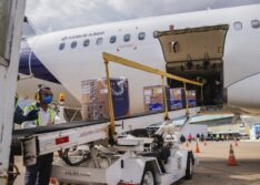 Piauí recebe 57 mil doses de vacinas e volta a imunizar com Coronavac