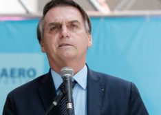 Bolsonaro veta projeto que facilitava acesso a remédios contra câncer