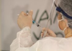 Mortes entre idosos por covid-19 caem após vacinação completa no Piauí