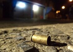 Homem sofre tentativa de homicídio na calçada de casa em Picos