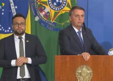 Em posse de Ciro, Bolsonaro anuncia reajuste de mais de 50% no Bolsa Família