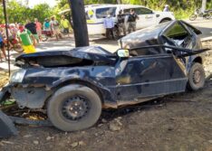 Dois jovens morrem após carro colidir contra árvore no Sul do Piauí