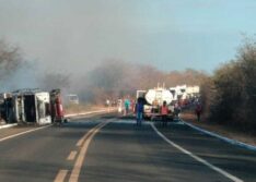 Caminhão tomba e pega fogo em rodovia na região de Oeiras
