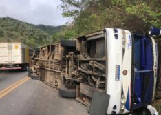 Ônibus tomba e deixa vários mortos e feridos na serra em Tianguá