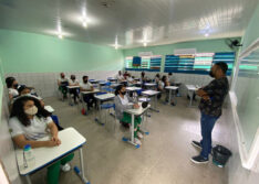 90 mil alunos da rede estadual retornam às aulas presenciais nesta quarta-feira