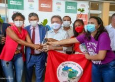 Governador distribui mudas e sementes para agricultores em Picos