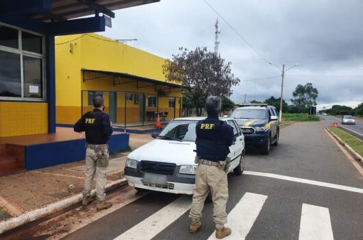 Veículo furtado há 5 anos em Salvador/BA é recuperado pela PRF em Picos