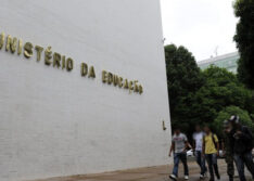Mais 11 servidores do MEC anunciam renúncia coletiva