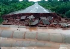 Após forte chuva, PI-143 rompe entre Jacobina e Conceição do Canindé