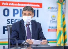 Governo anuncia que pagará piso nacional de R$ 3.845,63 para os professores do estado
