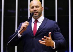 Bolsonaro concede perdão de pena a Daniel Silveira após STF condenar deputado a 8 anos de prisão