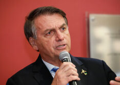 Bolsonaro diz que Viagra das Forças Armadas é para hipertensão