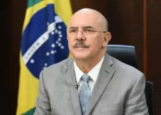 Ministério Público pede que STF investigue se Bolsonaro interferiu na PF
