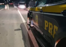 Dois são presos em flagrante ao tentar roubar carro com criança dentro e trocar tiros com a PRF em Teresina